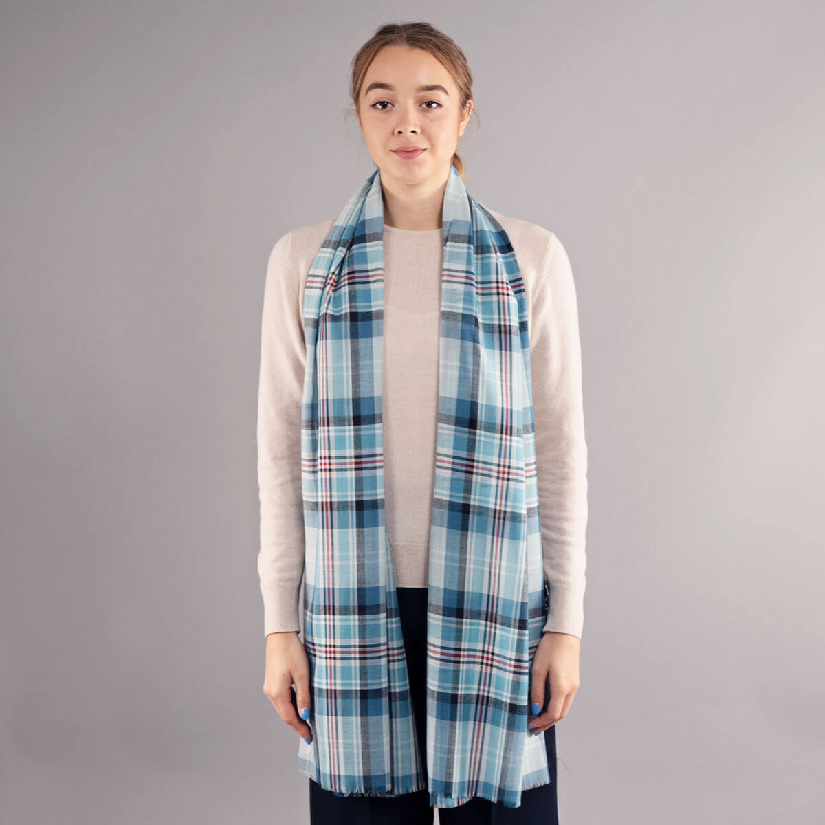 Diana, Princess of Wales Memorial Tartan Extra Fine Merino Stole Gallery Image 4
