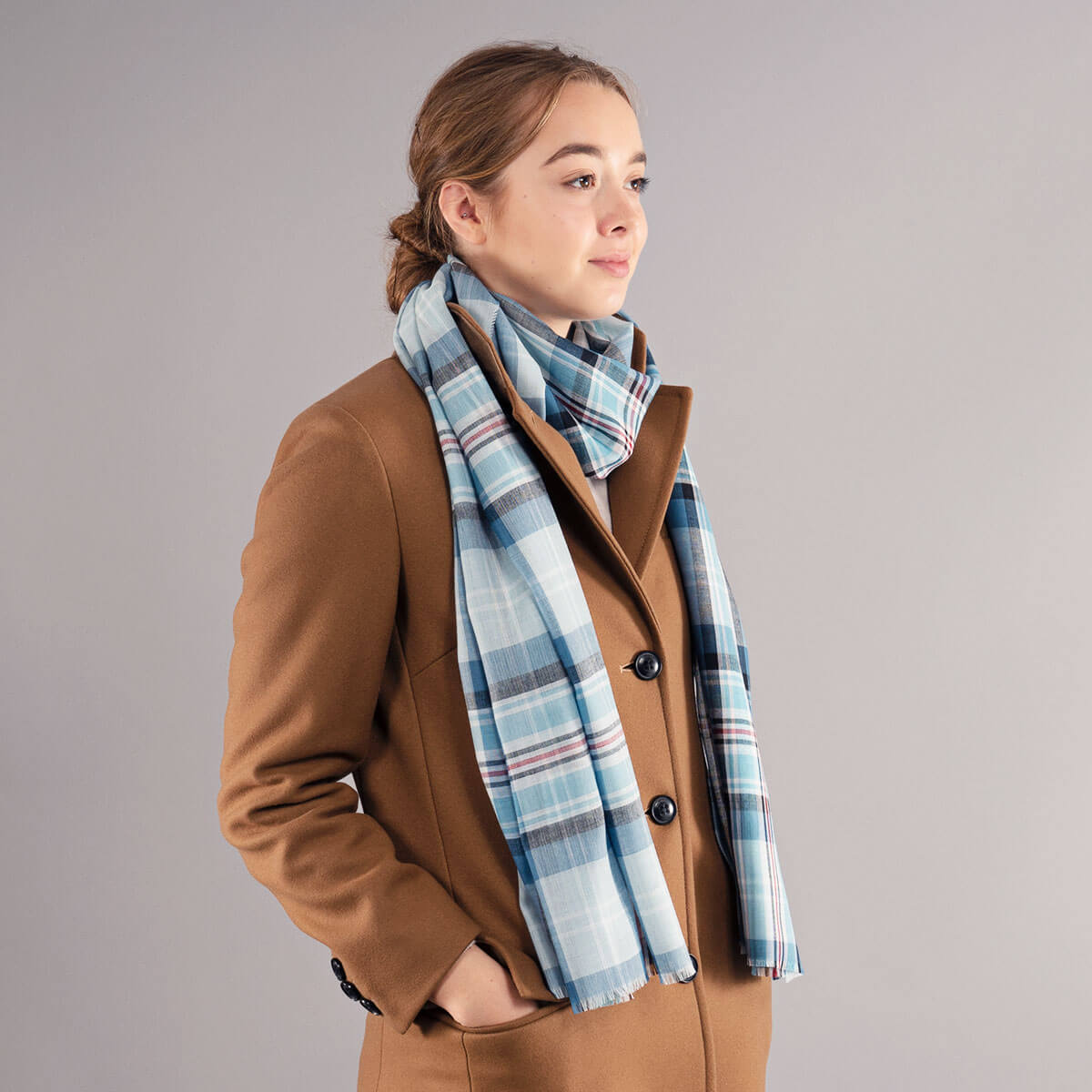 Diana, Princess of Wales Memorial Tartan Extra Fine Merino Stole Gallery Image 3