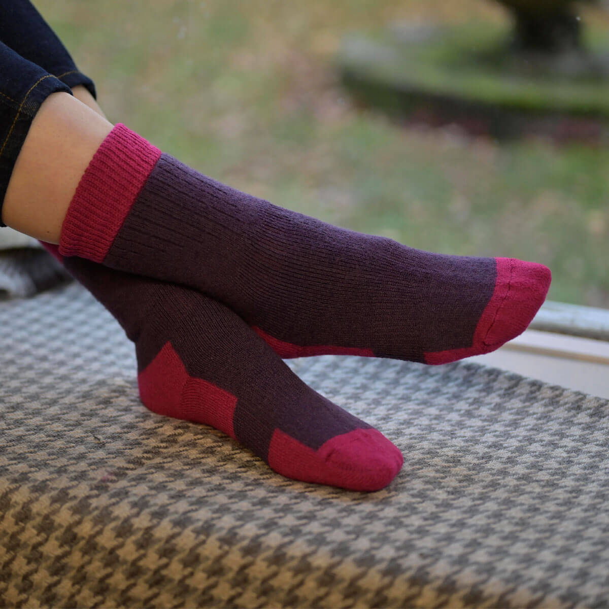 Womens Thistle Glen Crew Length Merino Blend Socks Gallery Image 3