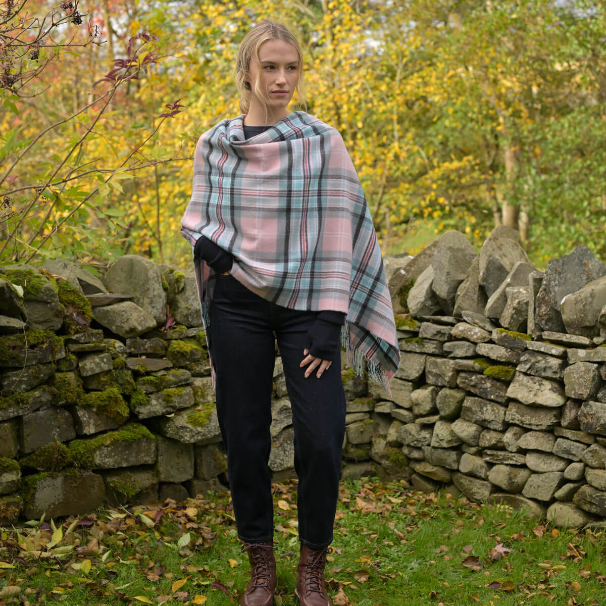 Diana, Princess of Wales Memorial Rose Tartan Lambswool Poncho Gallery Image 2